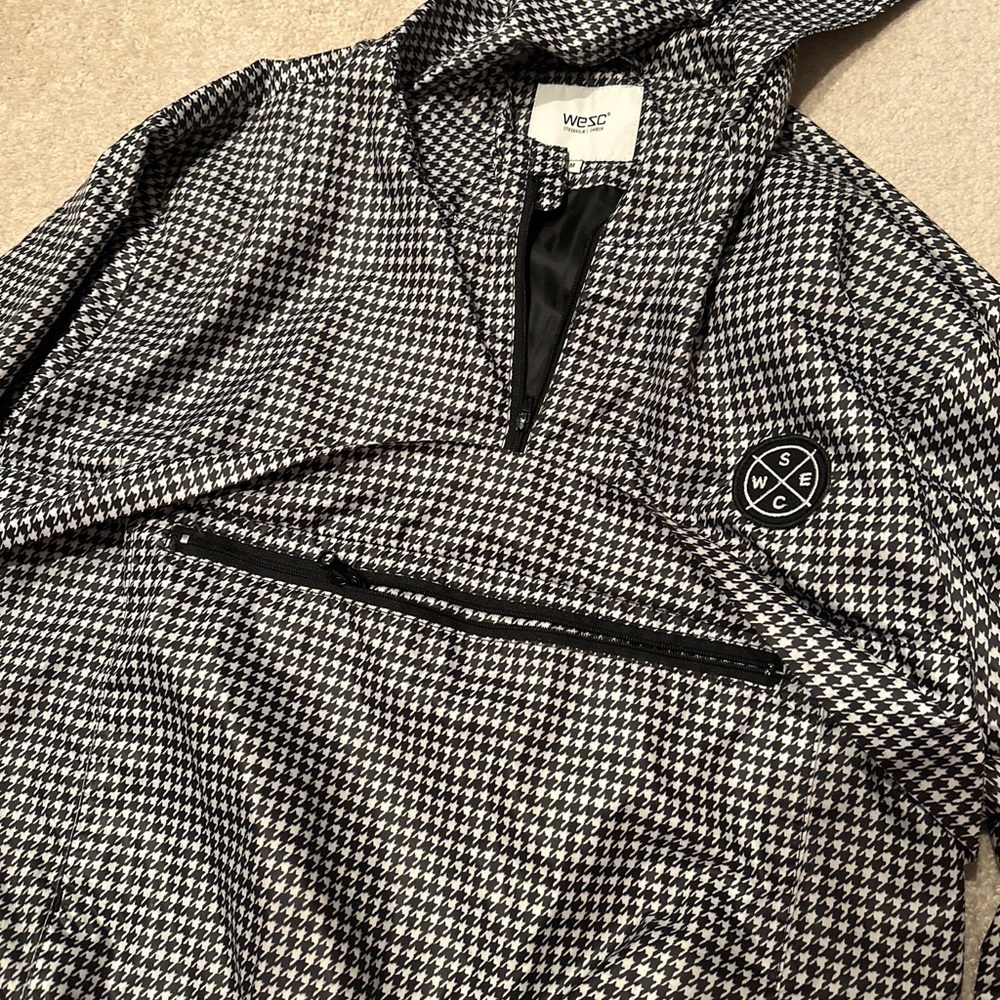 Windbreaker - Picture 3 of 4